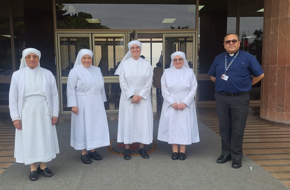 CONGREGACIÓN HERMANITAS DE LOS POBRES EN HOSPITAL NAVAL